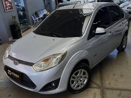 FORD FIESTA 1.6 MPI SEDAN 8V FLEX 4P MANUAL FORD FIESTA 1.6 MPI SEDAN 8V FLEX 4P MANUAL